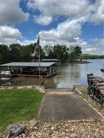 $620,000 | 396 Wundurvue Circle, Climax Springs, MO 65324