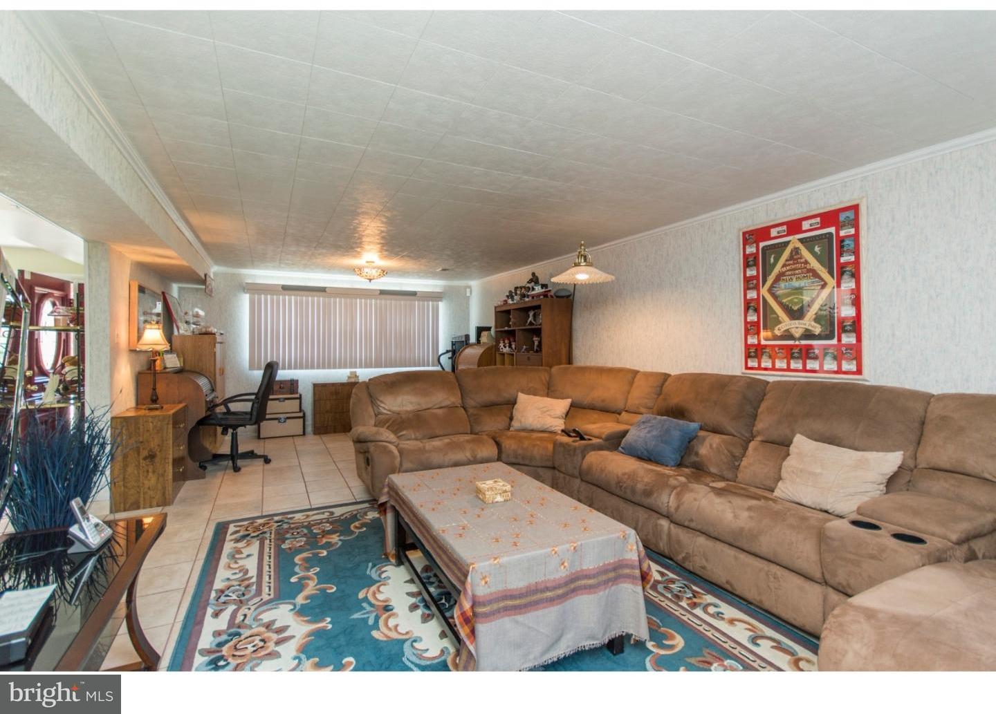 1125 Norwalk Road Philadelphia, PA 19115 - Photo 6 of 11 Family Room
