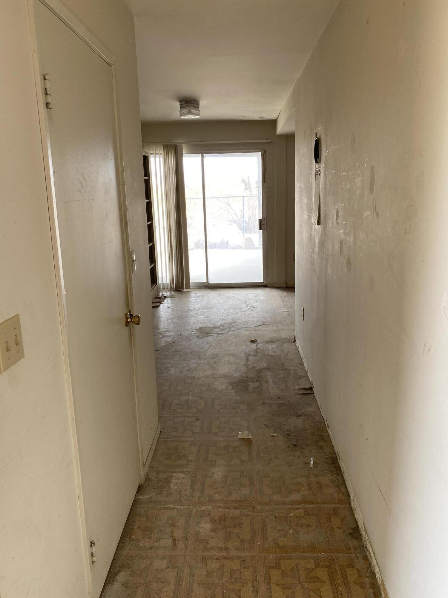 63325 Mesa Verde Joshua Tree, CA 92252 - Photo 19 of 39 a view of a hallway