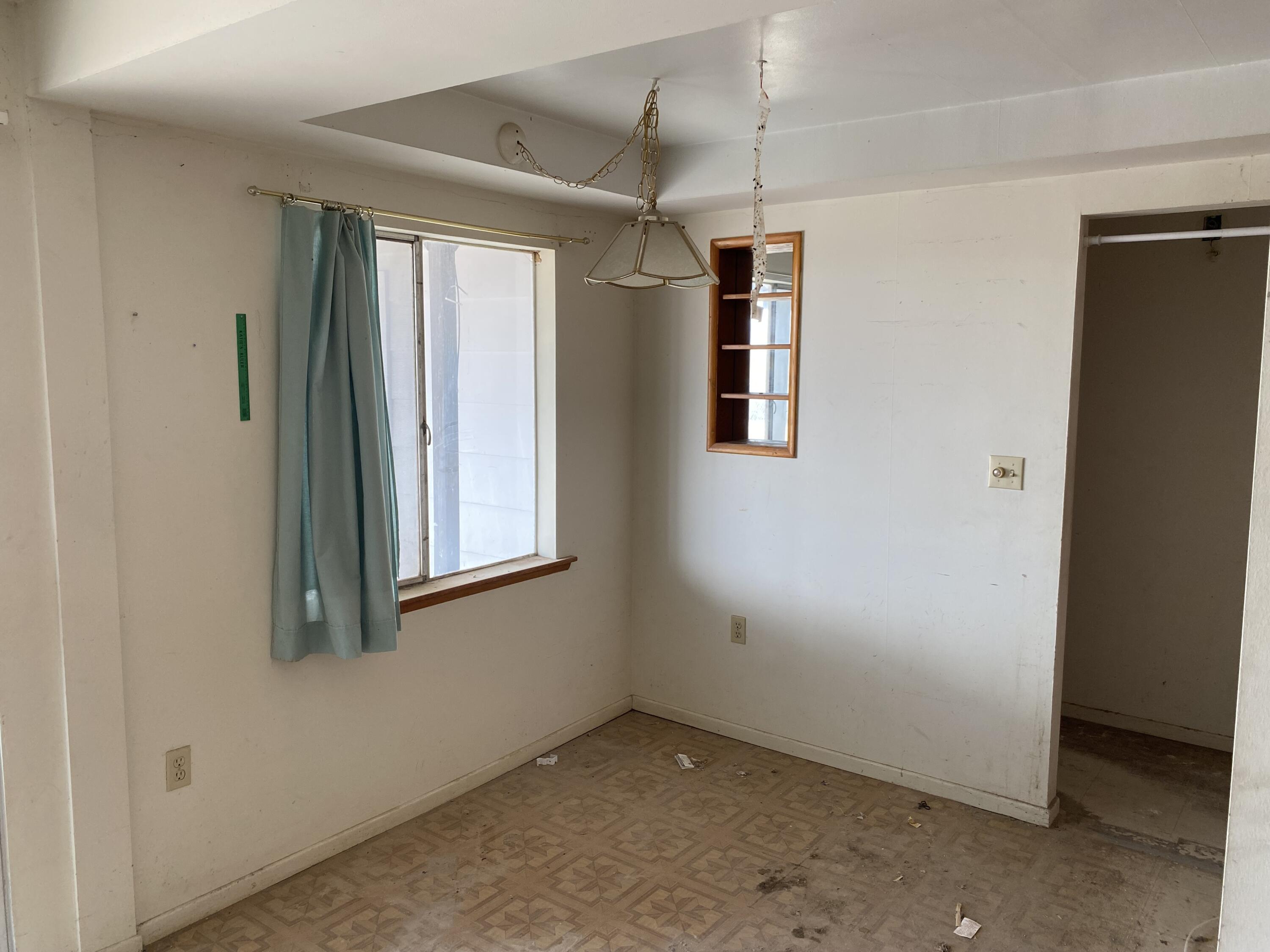 63325 Mesa Verde Joshua Tree, CA 92252 - Photo 22 of 39 an empty room with windows