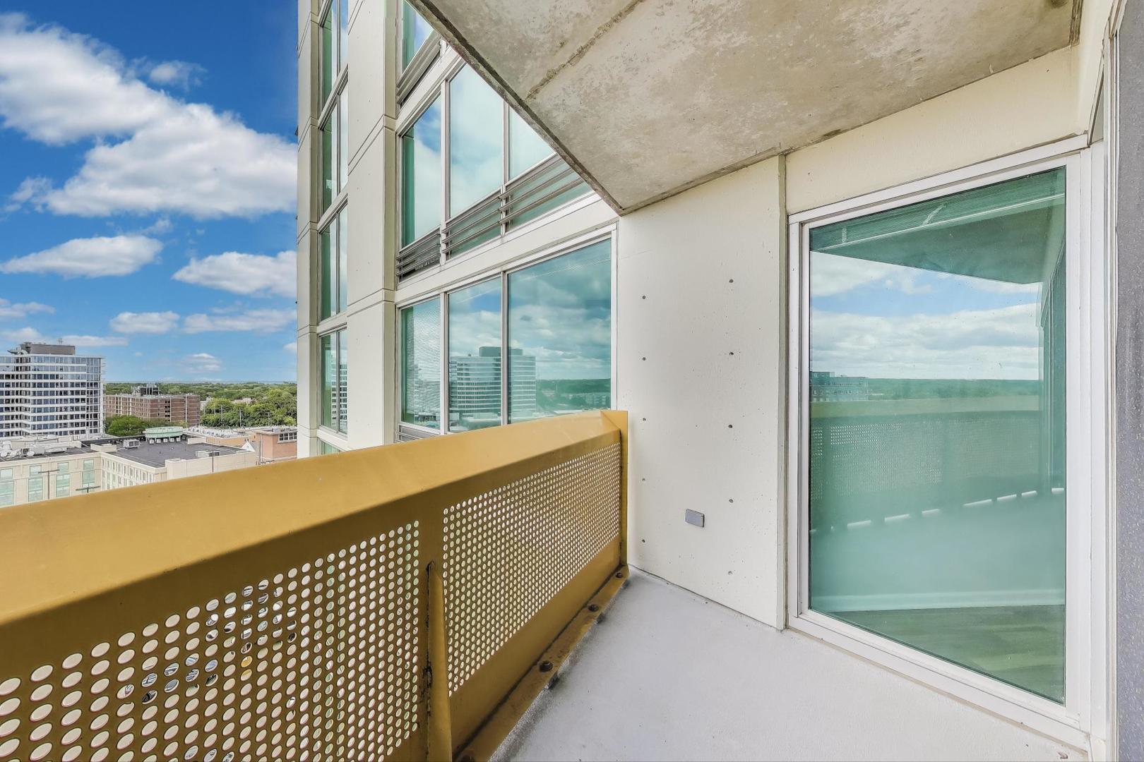 1720 Maple Avenue, Unit 1360 Evanston, IL 60201 - Photo 20 of 37