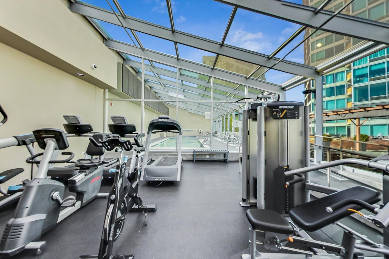 1720 Maple Avenue, Unit 1360 Evanston, IL 60201 - Photo 23 of 37 a view of a room with gym equipment