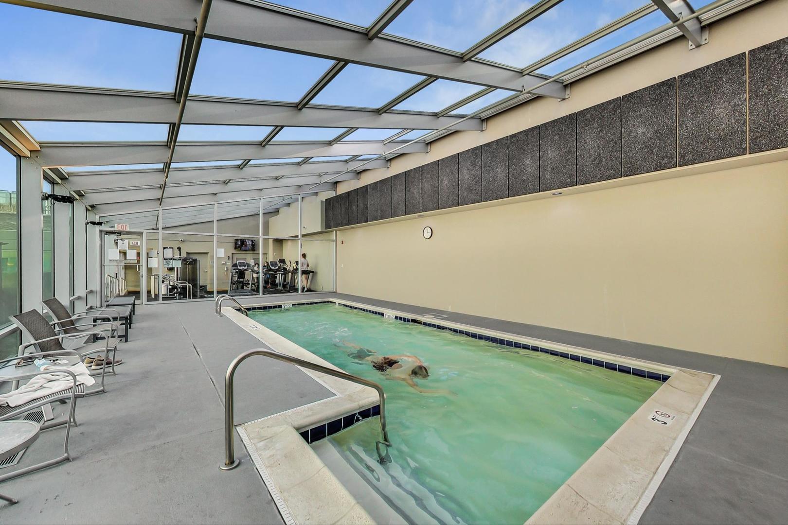 1720 Maple Avenue, Unit 1360 Evanston, IL 60201 - Photo 31 of 37 a view of swimming pool