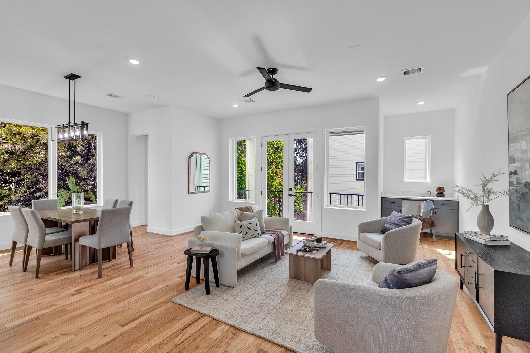 9426 Campbell Road, Unit A Houston, TX 77080 - Photo 11 of 26 a living room with furniture and a large window