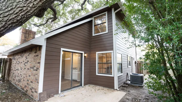 $1,650 | 17 Regency Lane, Houston, TX 77088