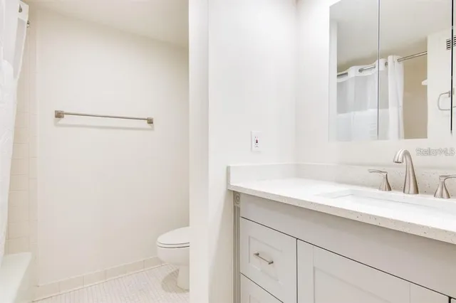 $1,400 | 2615 Cove Cay Drive, Unit 205, Clearwater, FL 33760