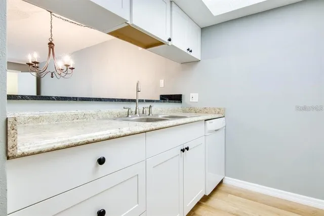 $1,400 | 2615 Cove Cay Drive, Unit 205, Clearwater, FL 33760