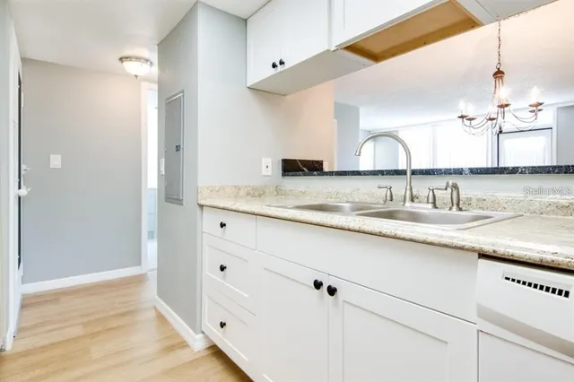 $1,400 | 2615 Cove Cay Drive, Unit 205, Clearwater, FL 33760