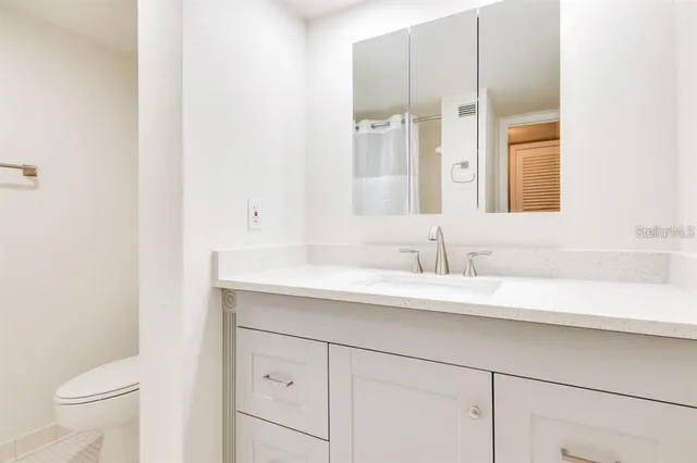 $1,400 | 2615 Cove Cay Drive, Unit 205, Clearwater, FL 33760