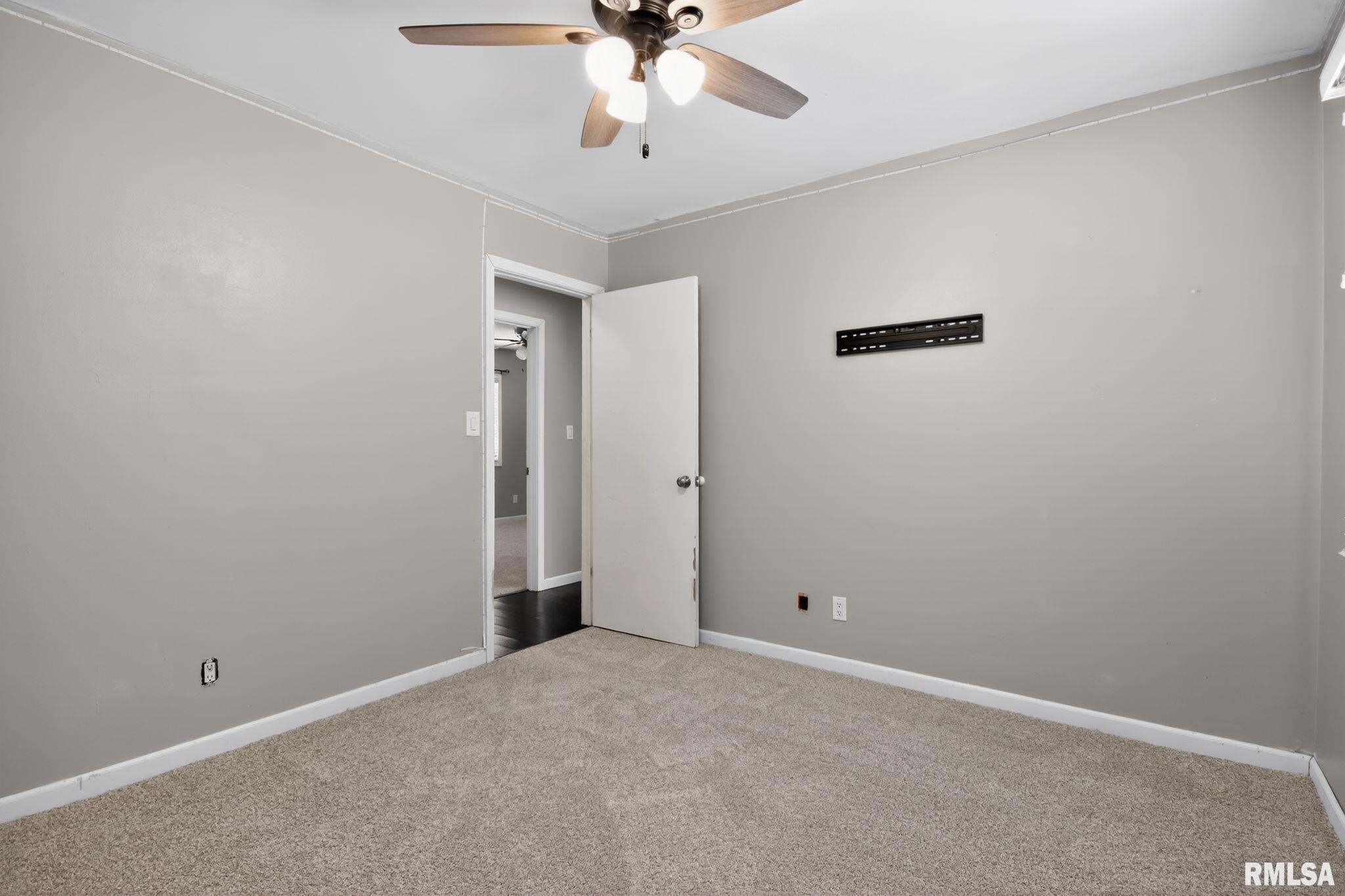 53 Mishawaka Drive Rochester, IL 62563 - Photo 13 of 32