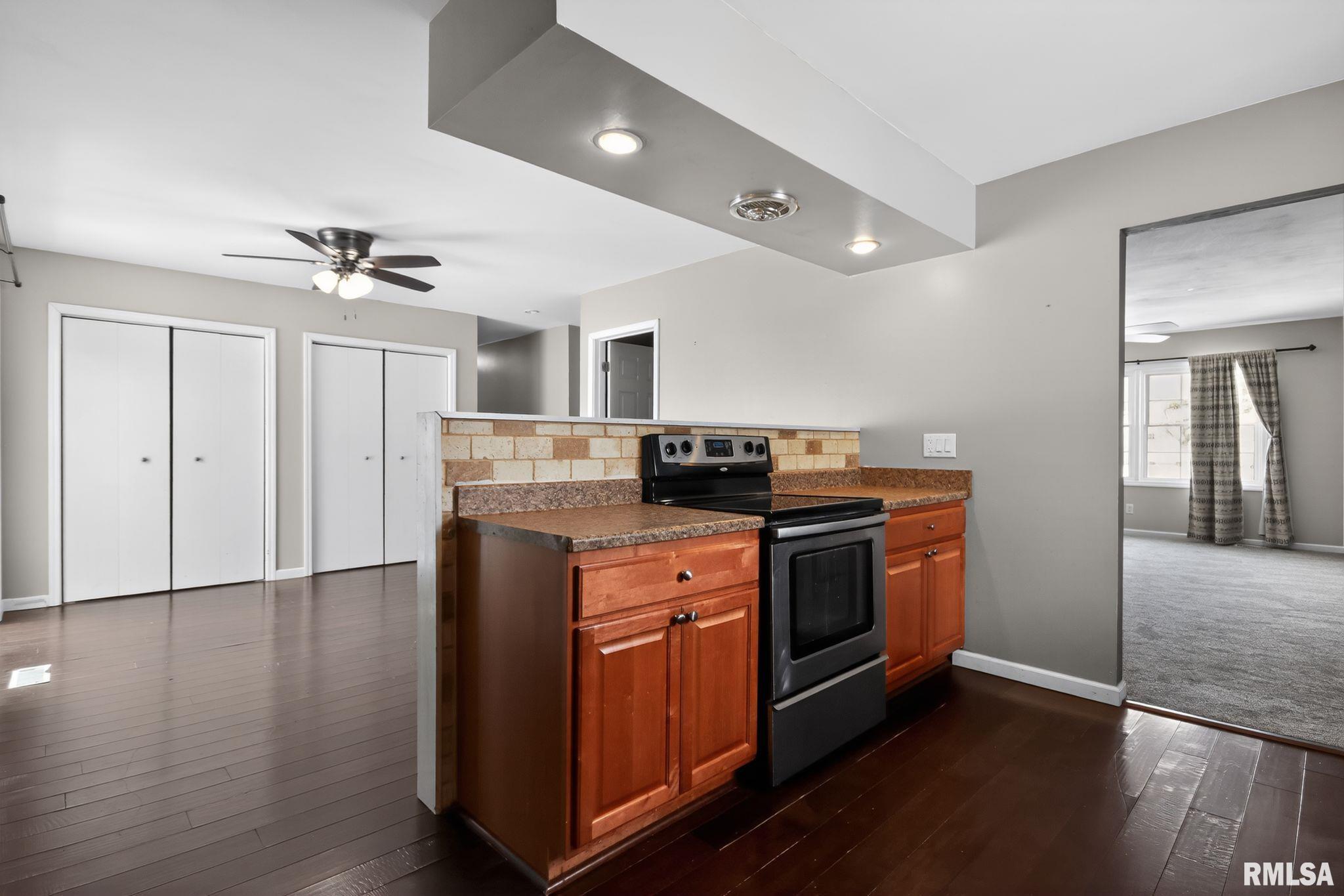 53 Mishawaka Drive Rochester, IL 62563 - Photo 14 of 32