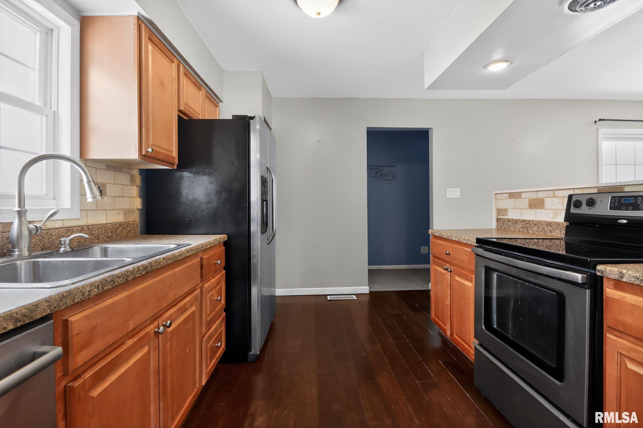 53 Mishawaka Drive Rochester, IL 62563 - Photo 15 of 32