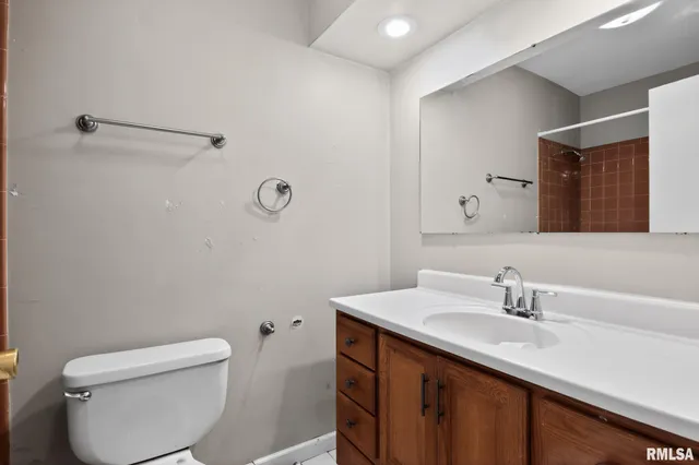 $239,000 | 53 Mishawaka Drive, Rochester, IL 62563