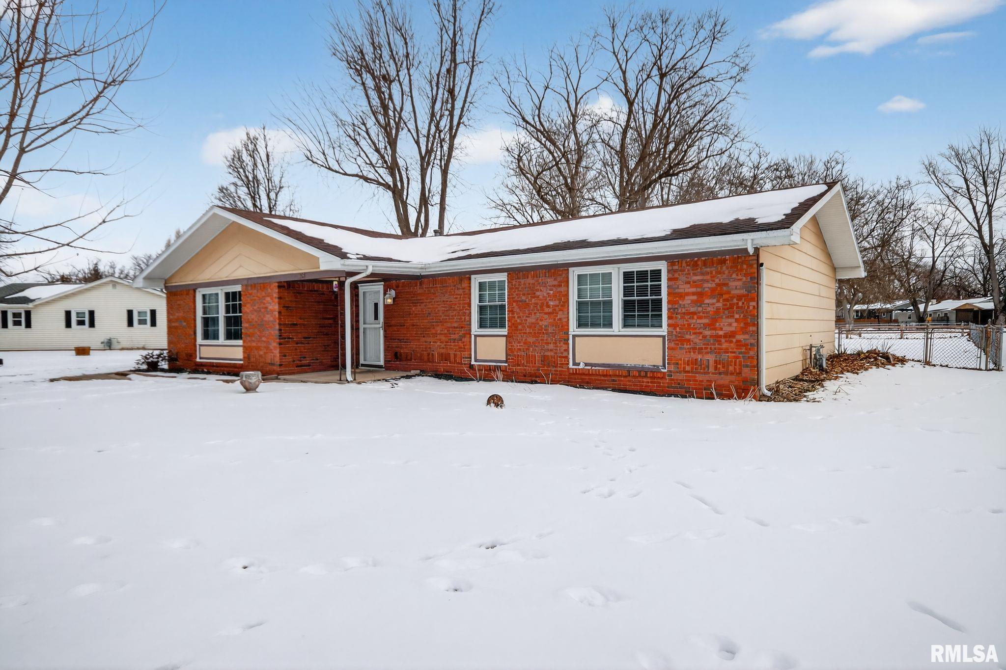 53 Mishawaka Drive Rochester, IL 62563 - Photo 3 of 32