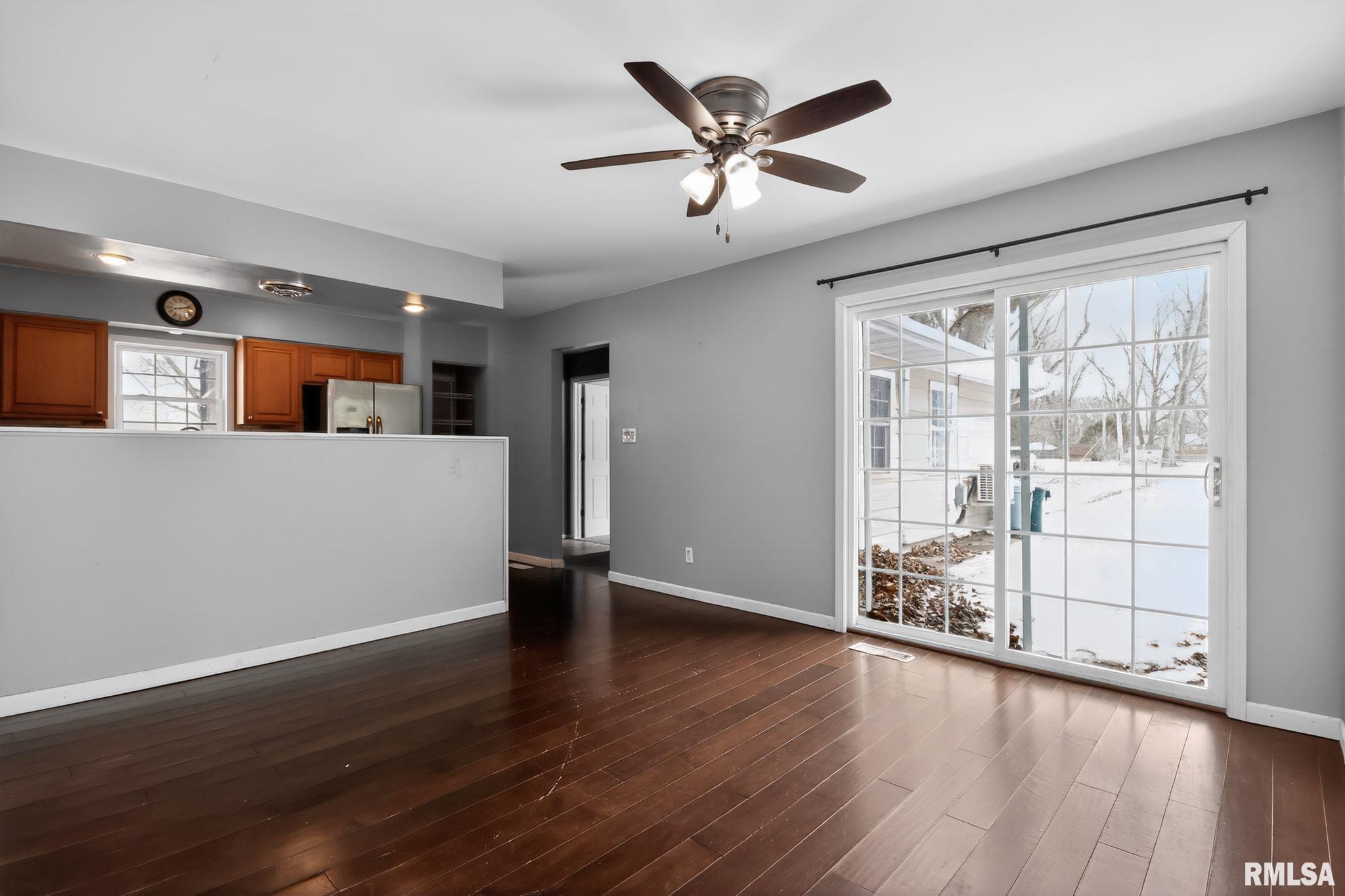 53 Mishawaka Drive Rochester, IL 62563 - Photo 8 of 32