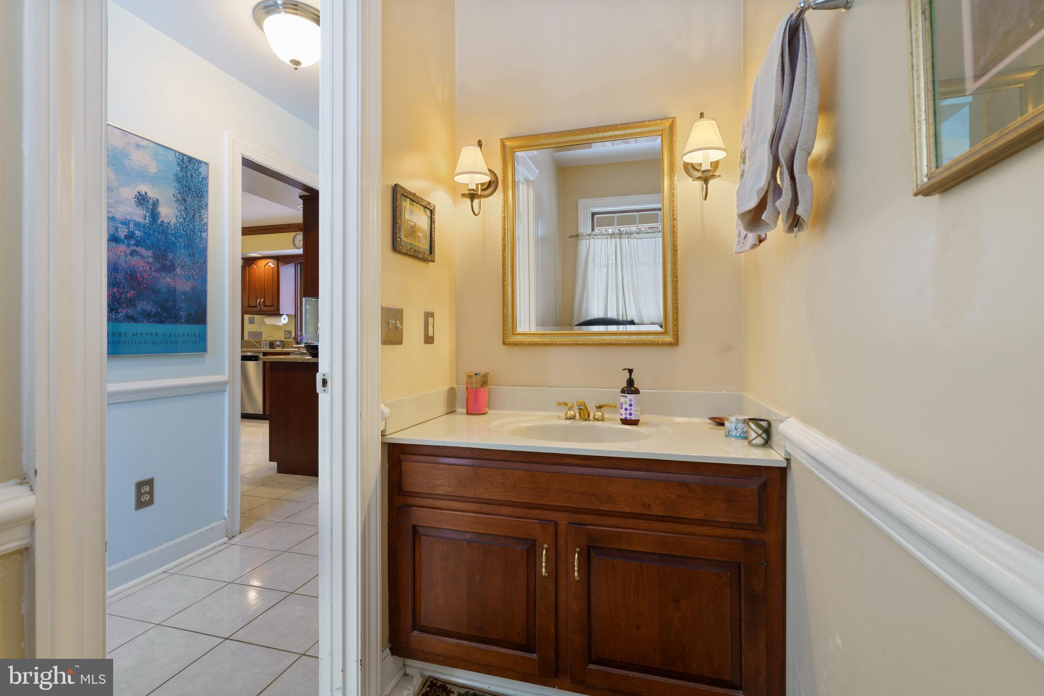 14225 Sawmill Court Phoenix, MD 21131 - Photo 19 of 43 Main Level Powder Room