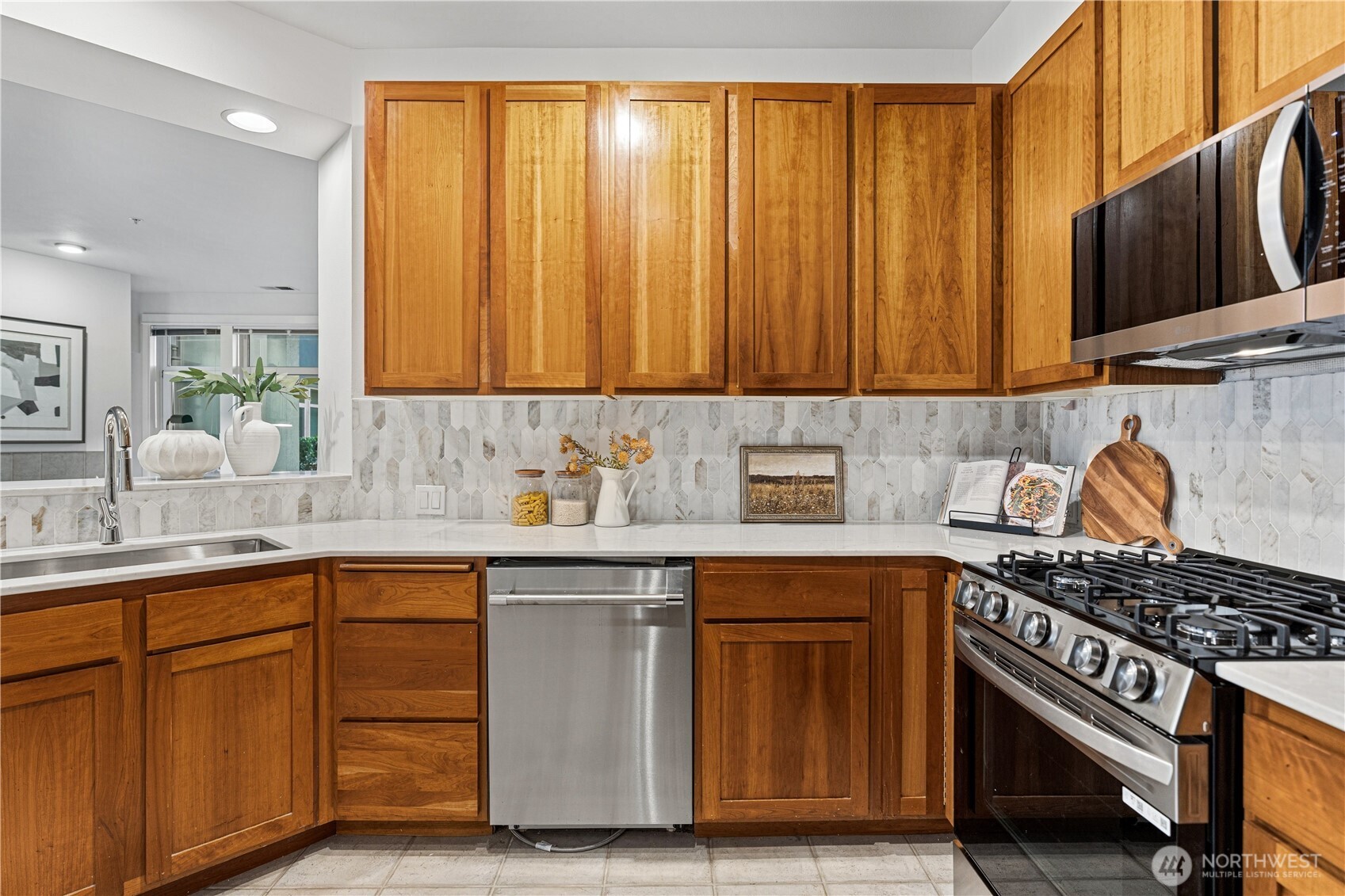 1900 Alaskan Way, Unit 108 Seattle, WA 98101 - Photo 13 of 38