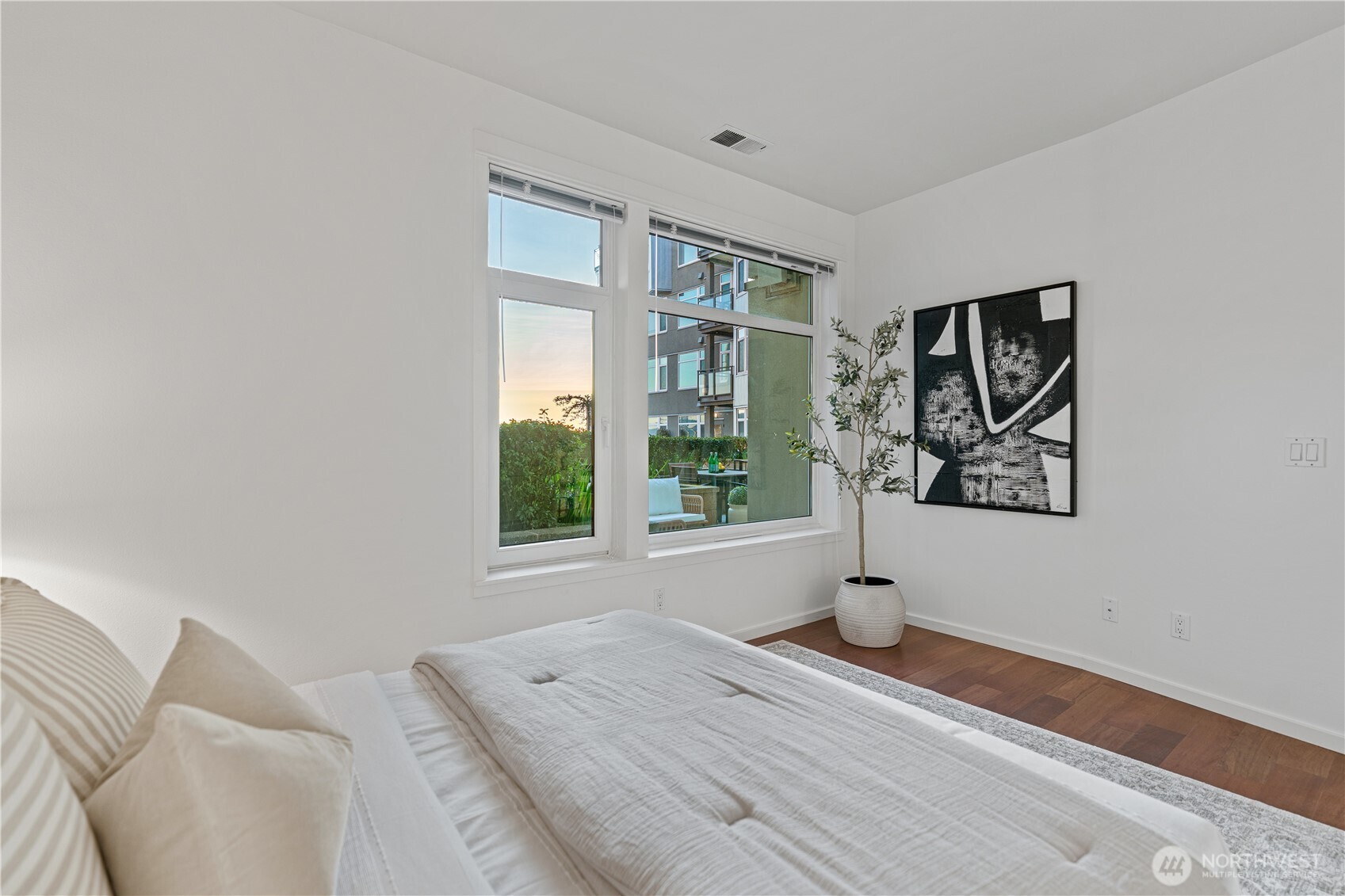 1900 Alaskan Way, Unit 108 Seattle, WA 98101 - Photo 20 of 38