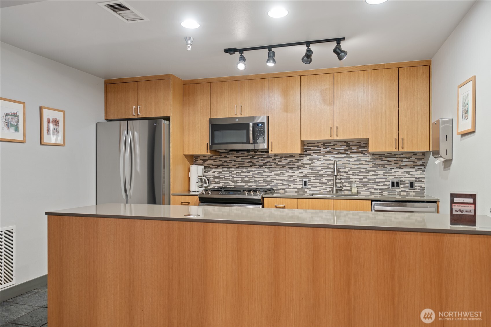 1900 Alaskan Way, Unit 108 Seattle, WA 98101 - Photo 36 of 38