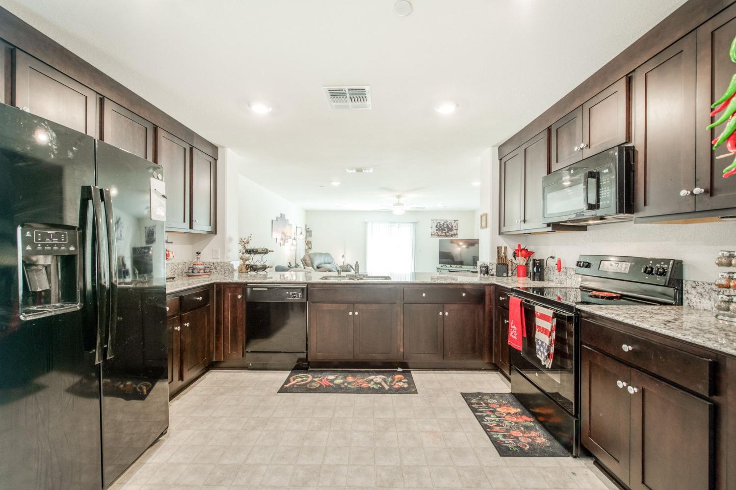 796 Marcus Street Merced, CA 95341 - Photo 6 of 31 Gallery Image 6
