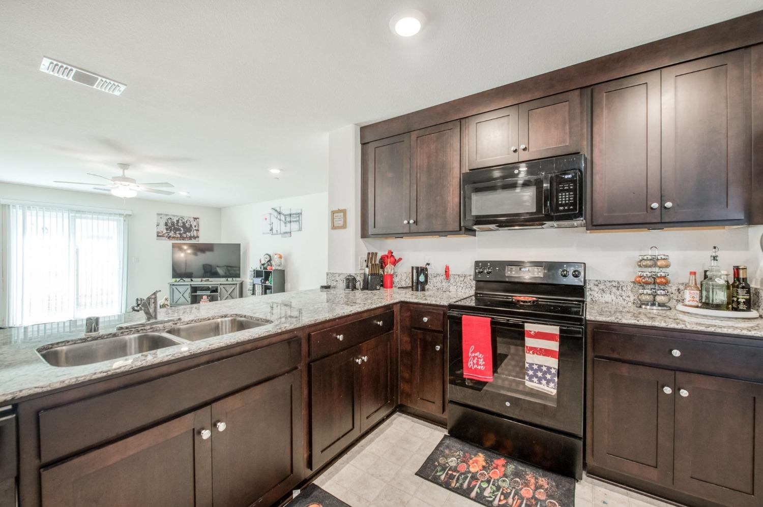 796 Marcus Street Merced, CA 95341 - Photo 7 of 31 Gallery Image 7