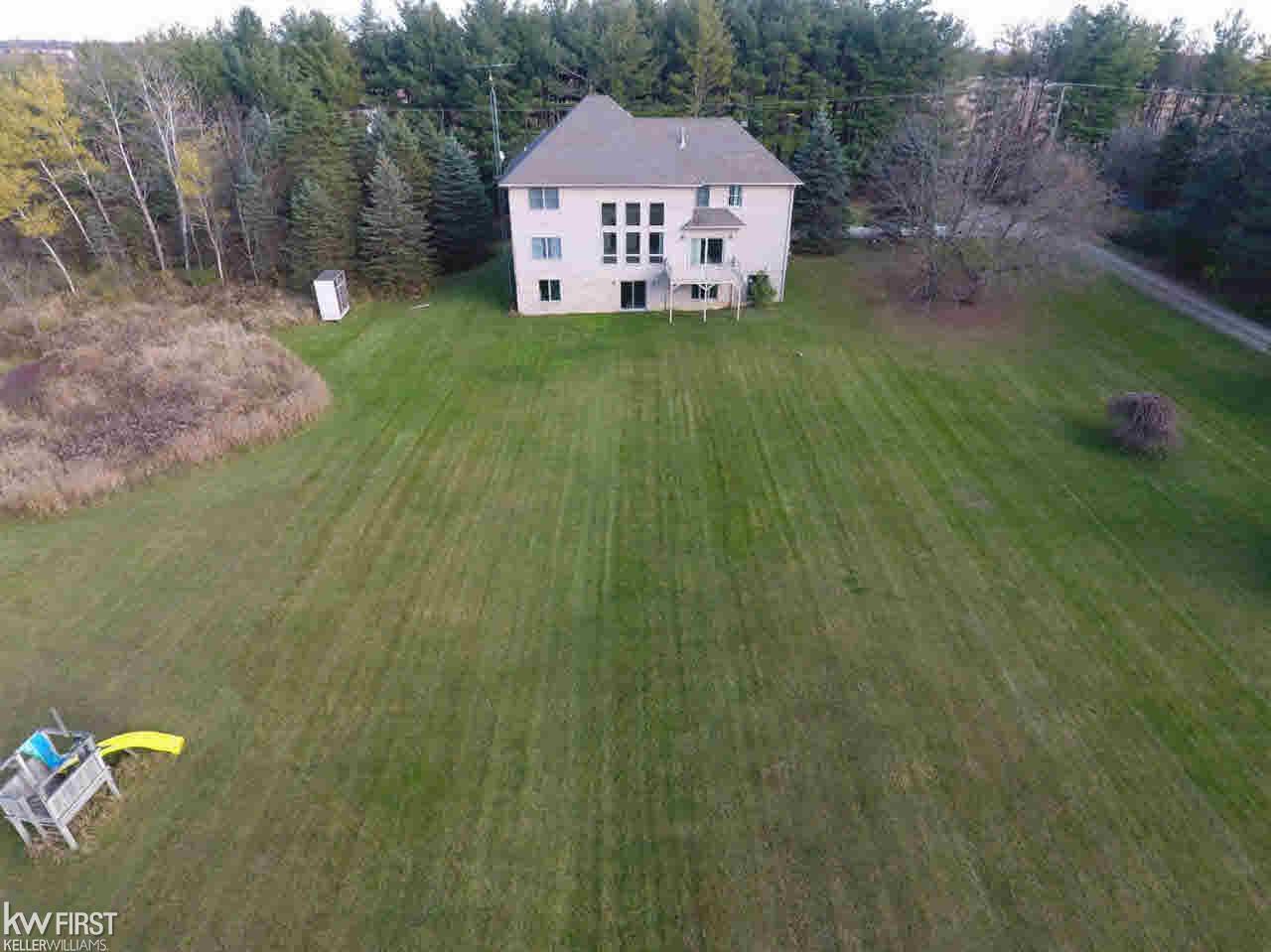 1833 North Summers Road Imlay City, MI 48444 - Photo 8 of 56 21392189-7.JPG