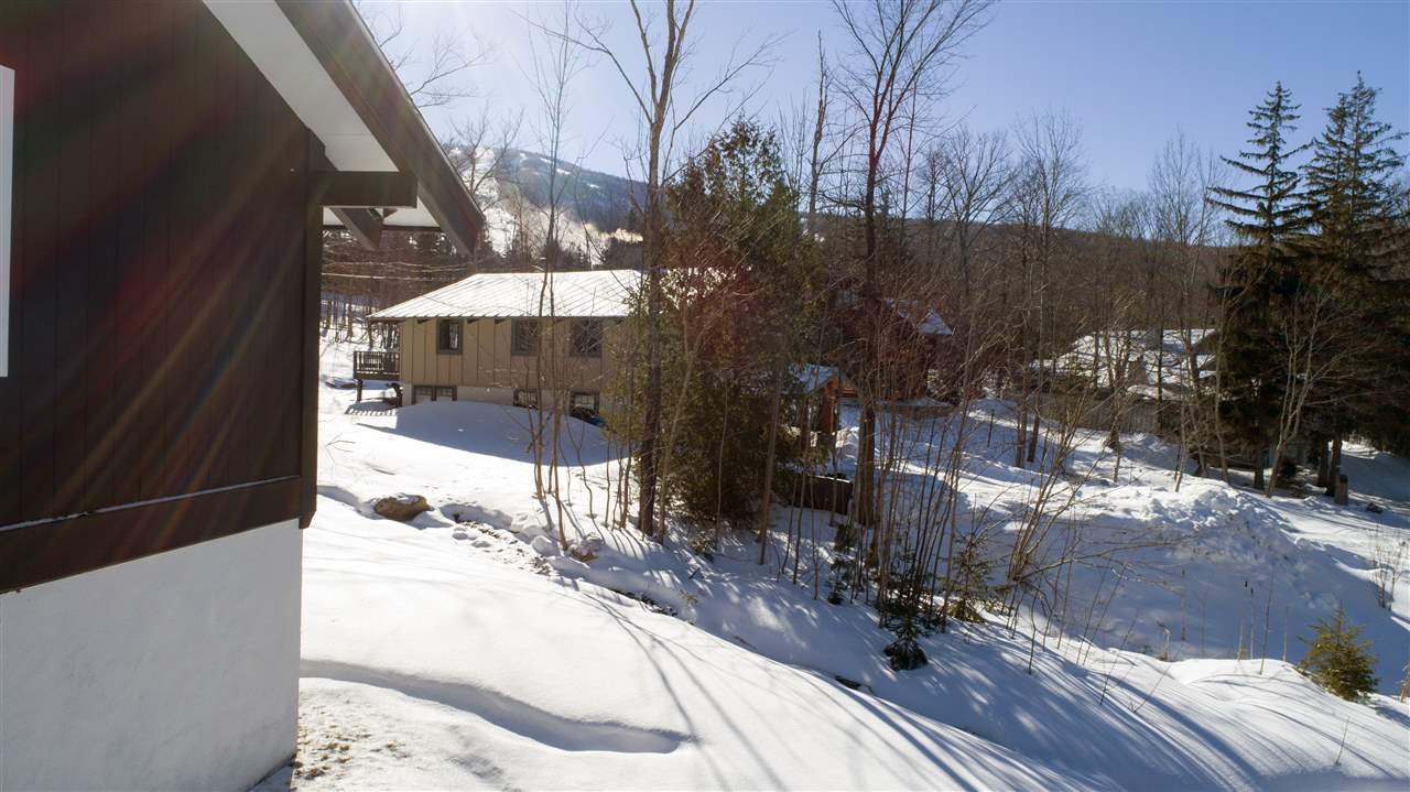 11 West Round Road Winhall, VT 05340 - Photo 8 of 33