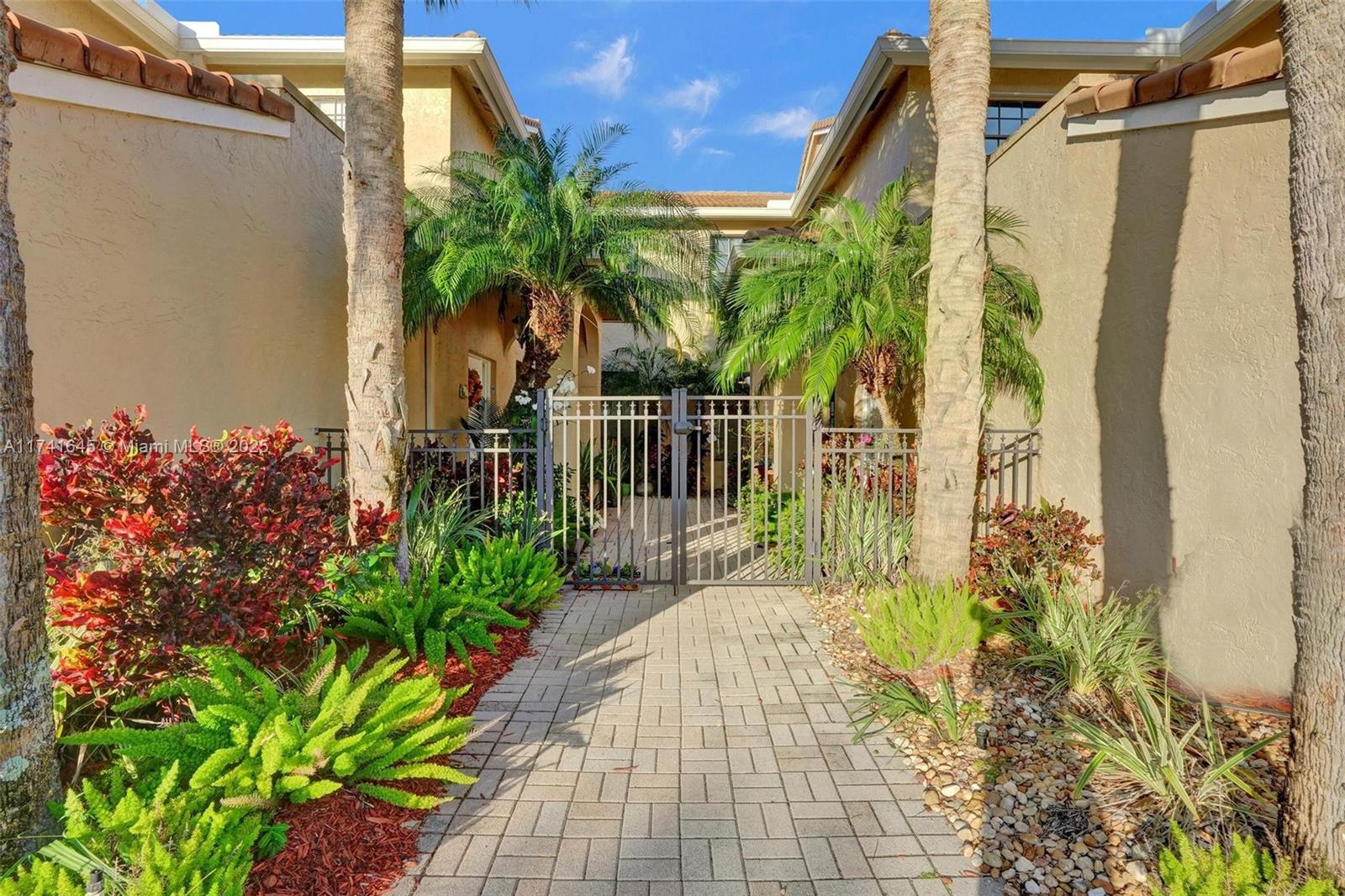 6765 Montego Bay Boulevard, Unit E Boca Raton, FL 33433 - Photo 15 of 91