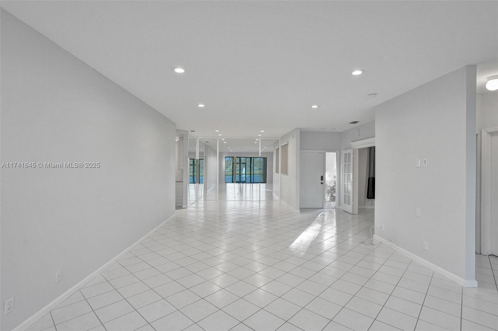 6765 Montego Bay Boulevard, Unit E Boca Raton, FL 33433 - Photo 23 of 91