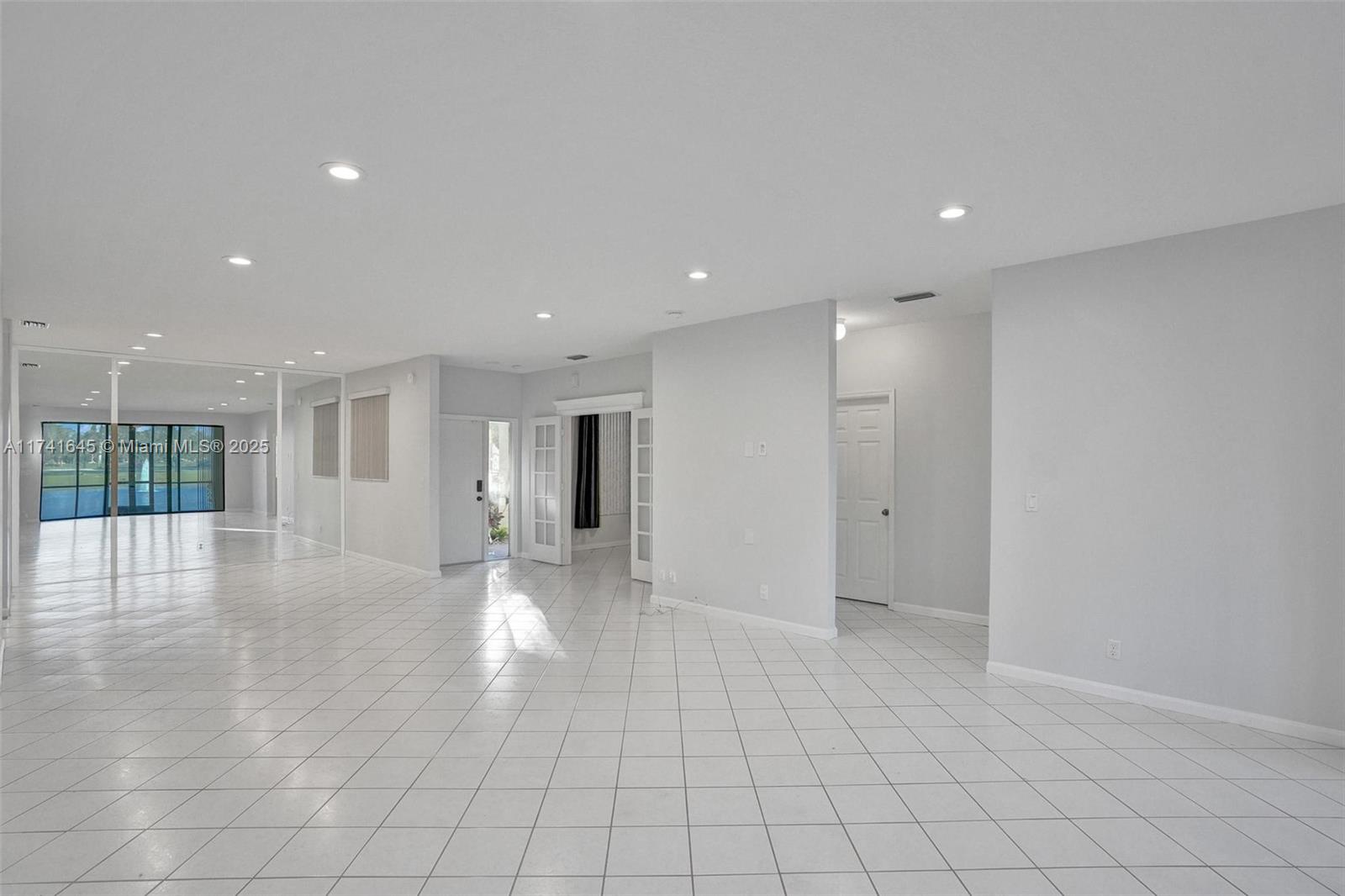 6765 Montego Bay Boulevard, Unit E Boca Raton, FL 33433 - Photo 24 of 91