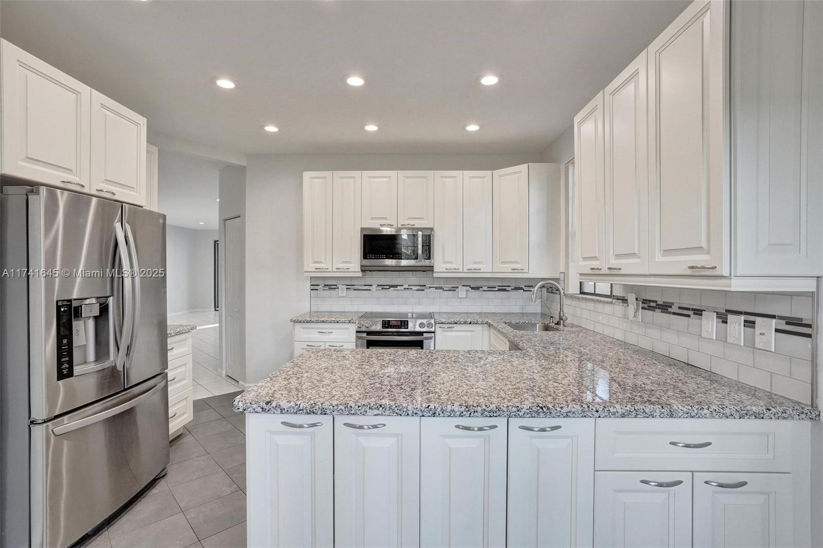 6765 Montego Bay Boulevard, Unit E Boca Raton, FL 33433 - Photo 26 of 91