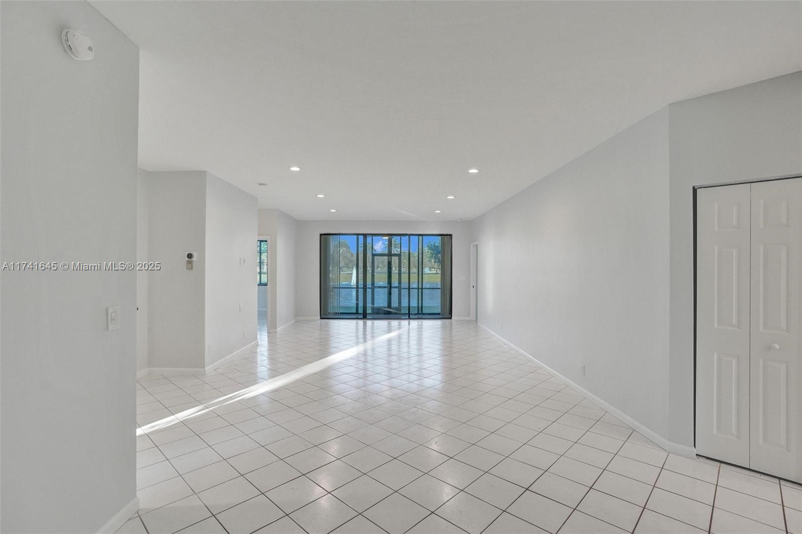 6765 Montego Bay Boulevard, Unit E Boca Raton, FL 33433 - Photo 35 of 91