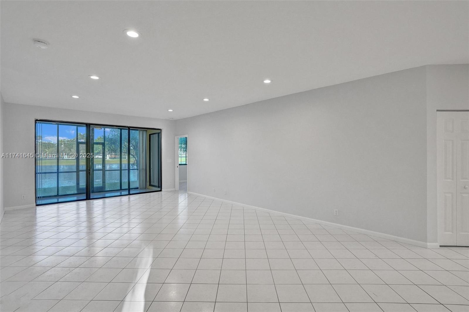 6765 Montego Bay Boulevard, Unit E Boca Raton, FL 33433 - Photo 10 of 91