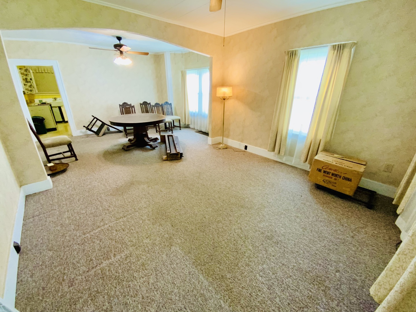 157 Prairie Street Ottawa, IL 61350 - Photo 3 of 20 a view of a room with gym equipment