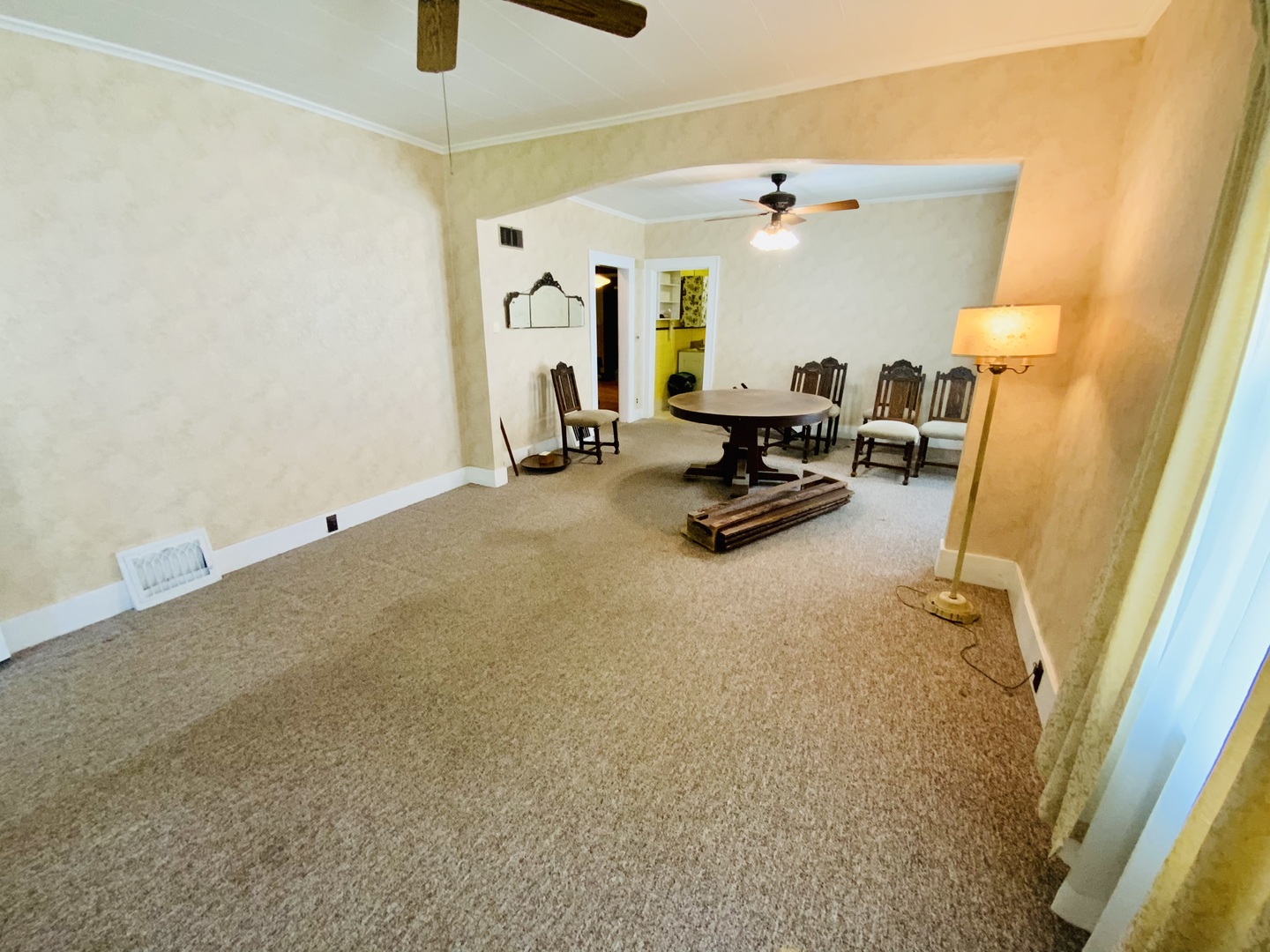 157 Prairie Street Ottawa, IL 61350 - Photo 5 of 20 a view of a room with gym equipment