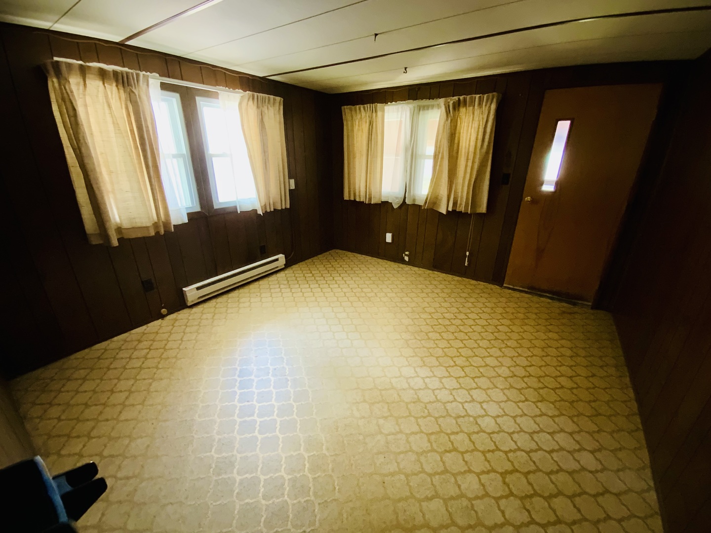 157 Prairie Street Ottawa, IL 61350 - Photo 10 of 20 a view of an empty room with a window