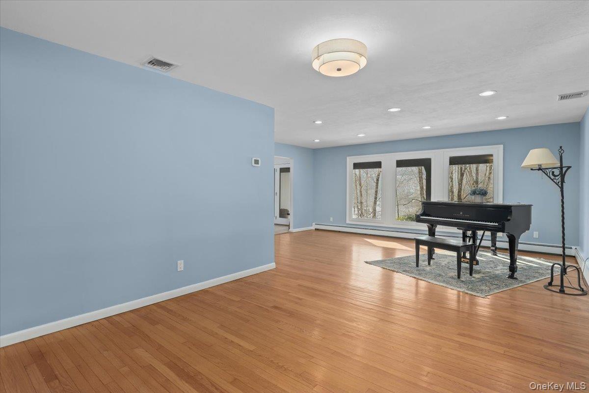 20 Faraway Road Armonk, NY 10504 - Photo 11 of 26 Dining room looking into living room