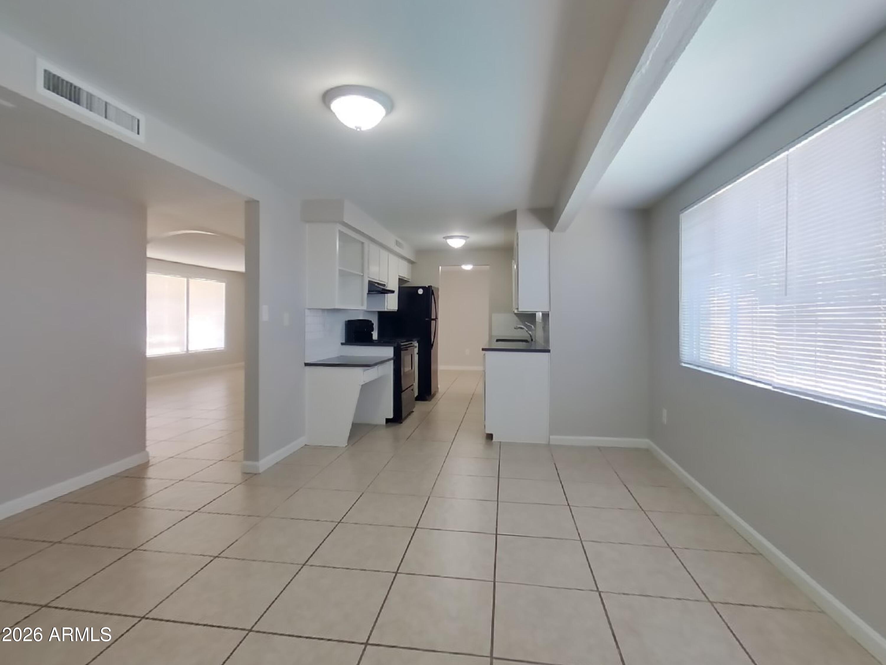 3830 West Royal Palm Road Phoenix, AZ 85051 - Photo 5 of 20 4_Image_1yfdwB574G