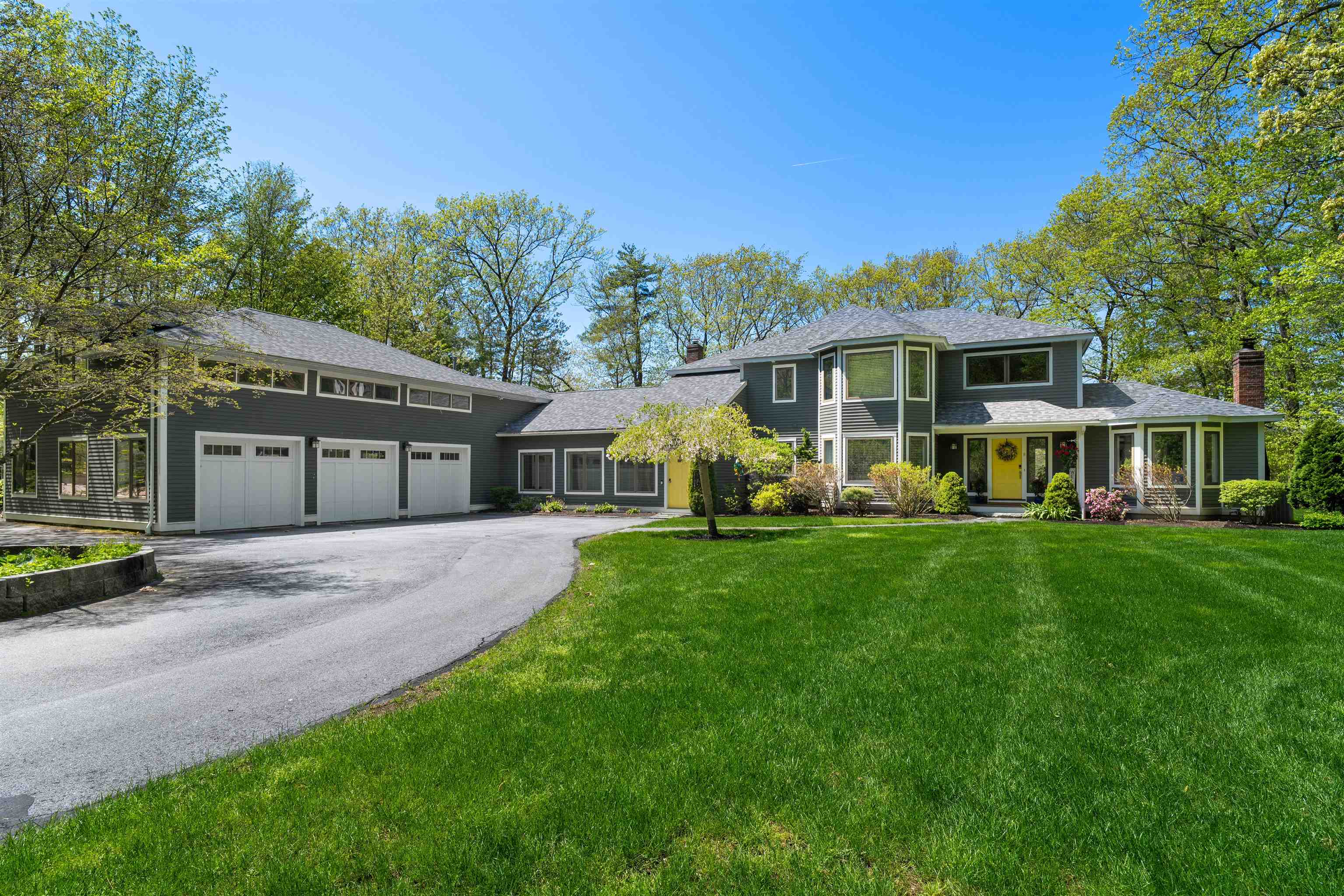 8 Wingate Court Stratham, NH 03885 - Photo 2 of 51