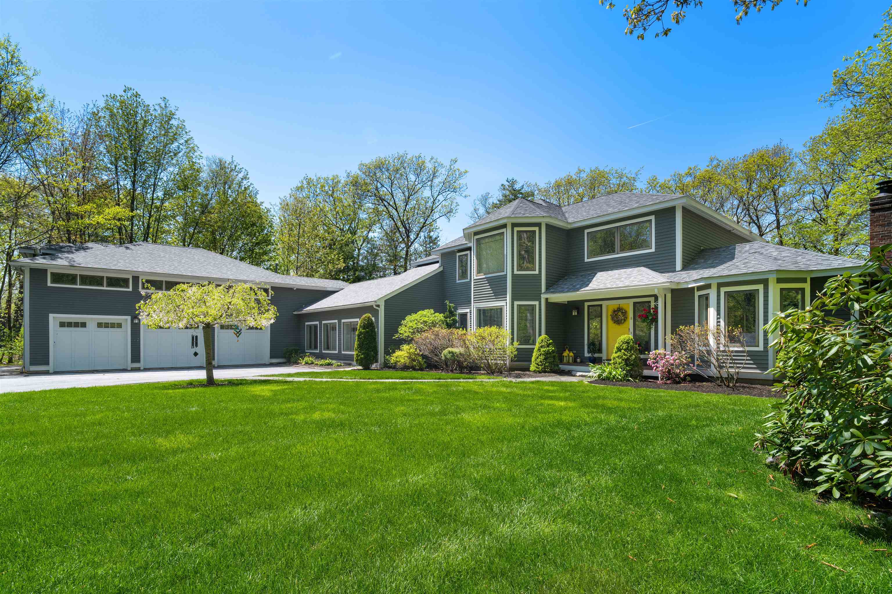 8 Wingate Court Stratham, NH 03885 - Photo 3 of 51