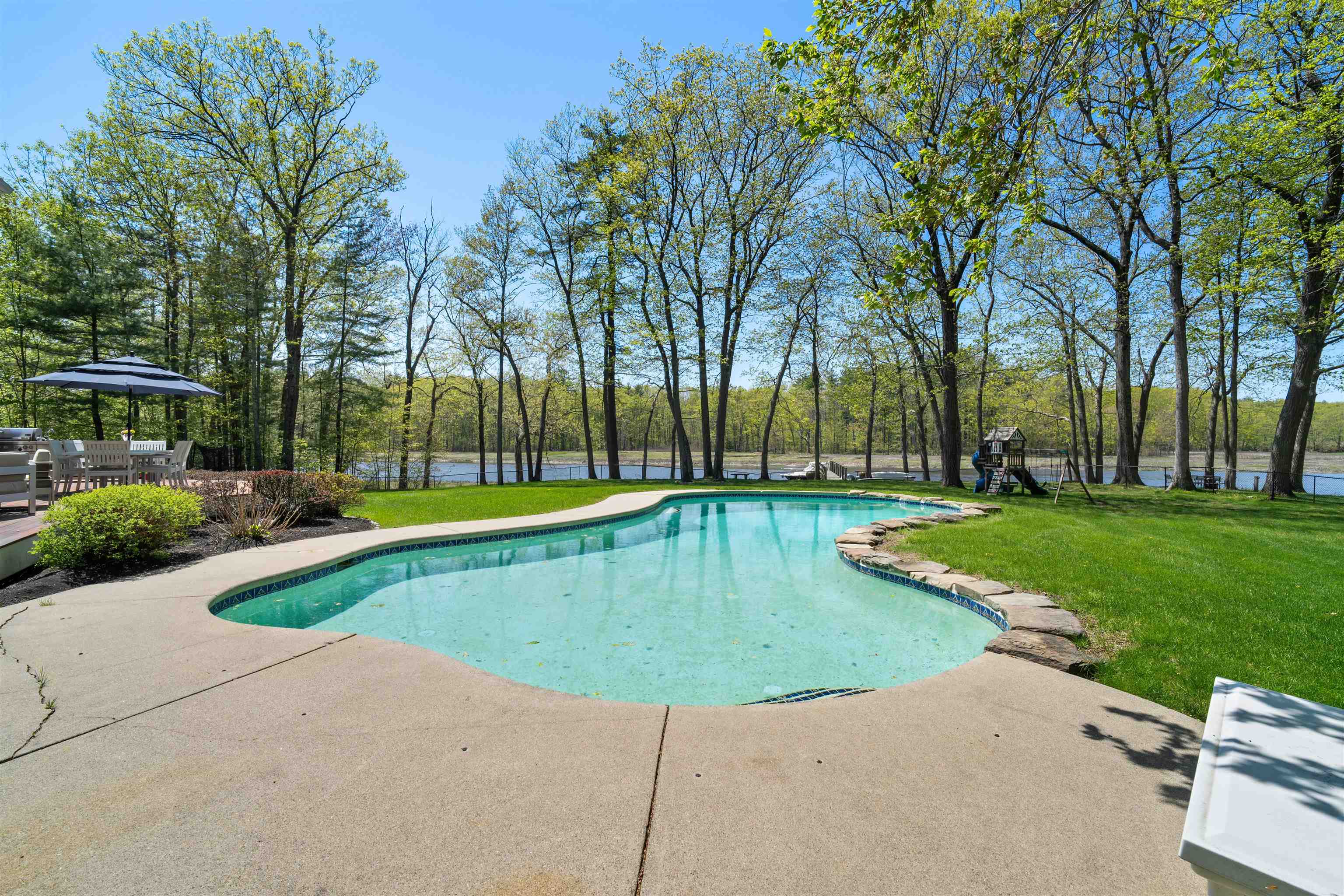 8 Wingate Court Stratham, NH 03885 - Photo 7 of 51