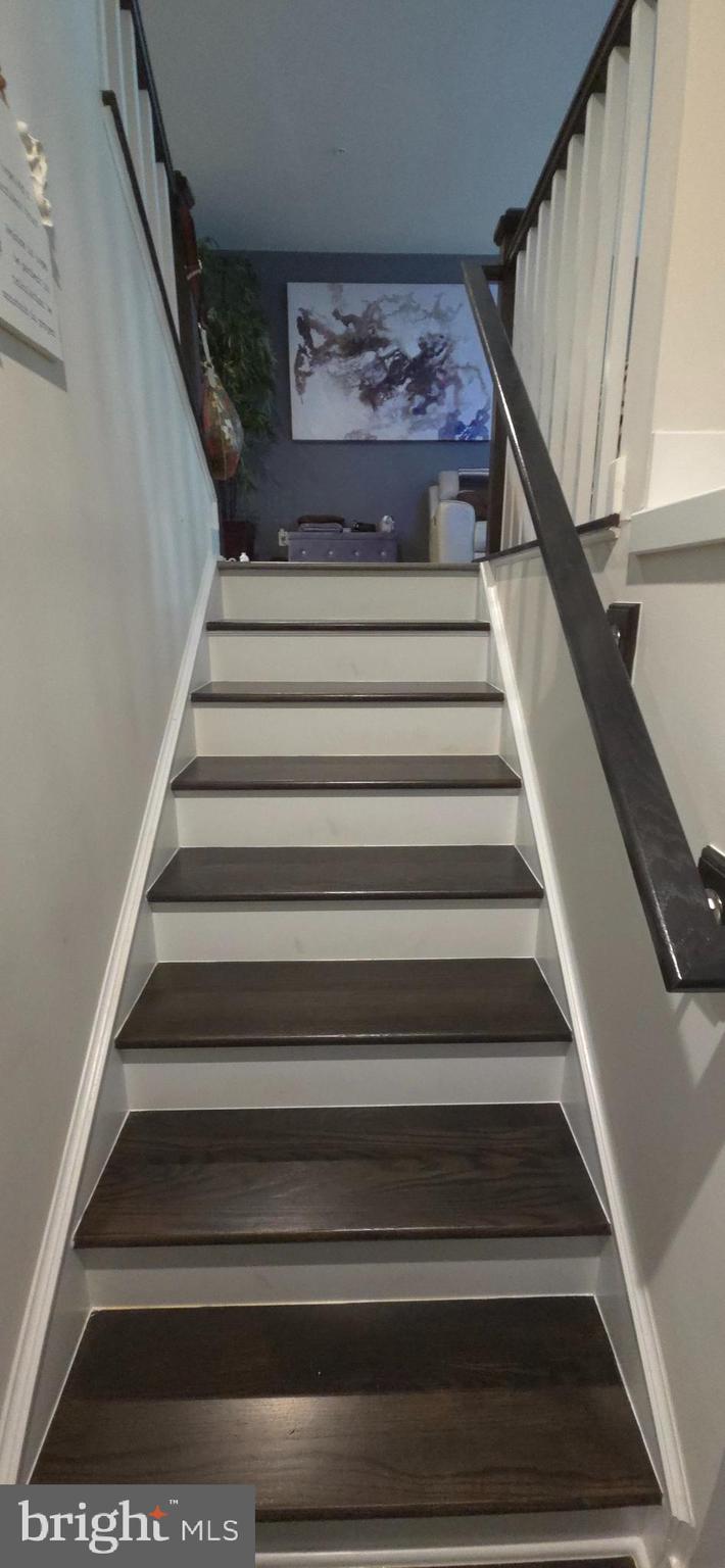 10510 Norbourne Farm Road Upper Marlboro, MD 20772 - Photo 11 of 56 Stairs Between Entry Level and Main Level