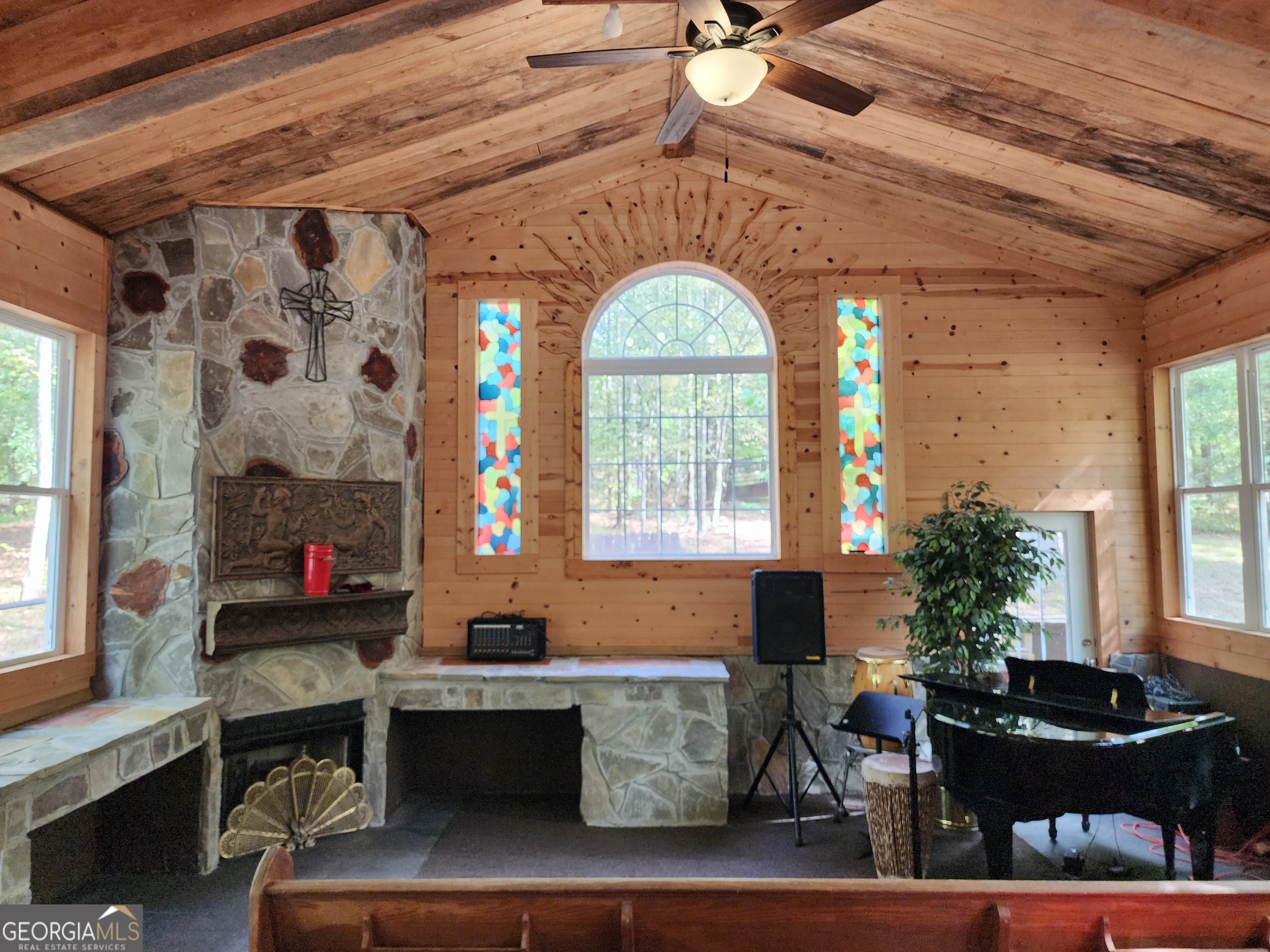 260 Old Copelan Road Southeast Eatonton, GA 31024 - Photo 49 of 88 a living room with furniture and a large window