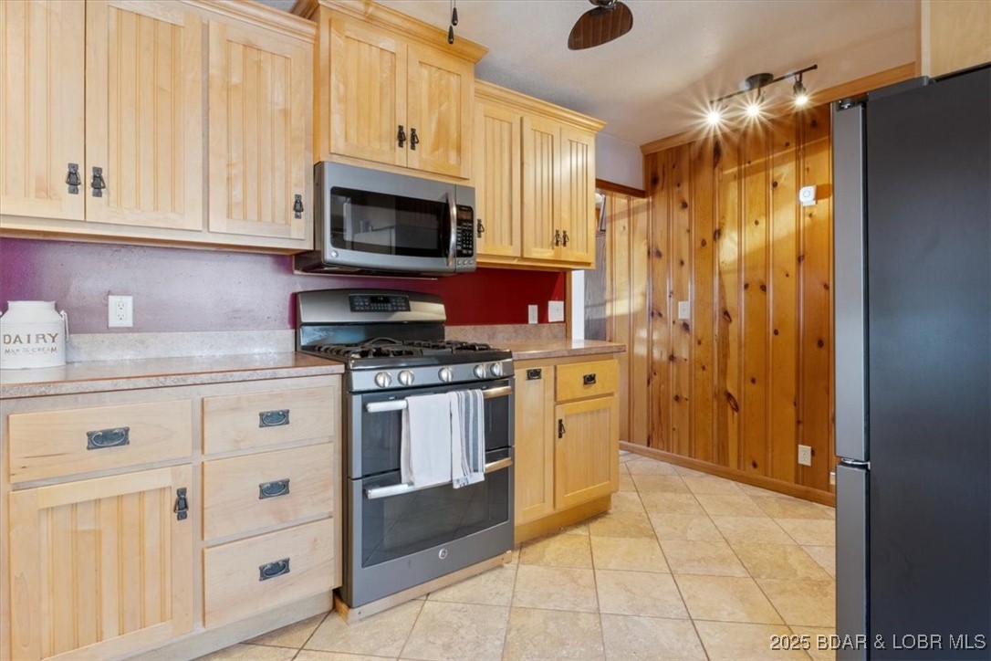 33682 Daybreak Road Gravois Mills, MO 65037 - Photo 8 of 46