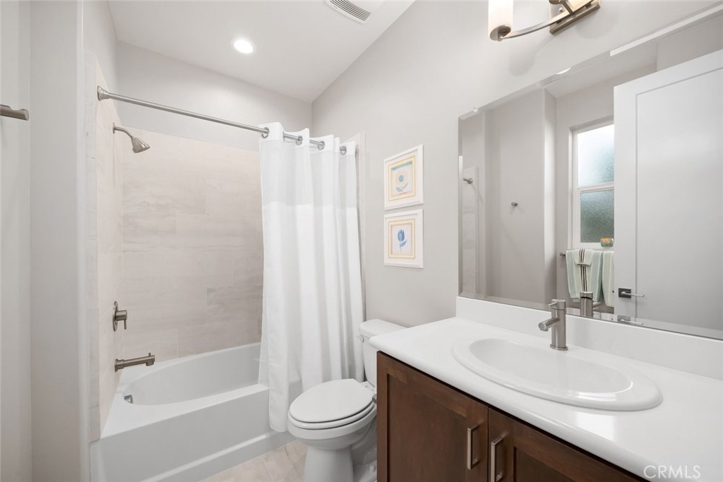 1590 Eucalyptus Road Nipomo, CA 93444 - Photo 31 of 73 Guest Bathroom