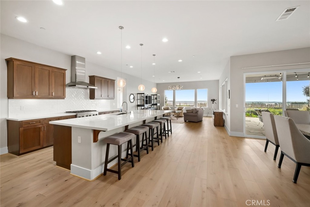 1590 Eucalyptus Road Nipomo, CA 93444 - Photo 8 of 73 Light & Bright Kitchen