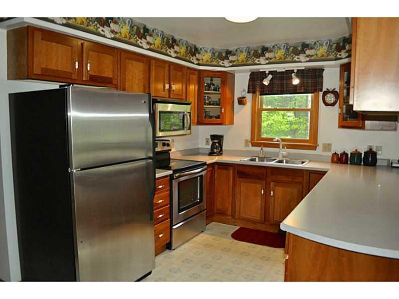 128 Darling Road Hudson, ME 04449 - Photo 4 of 33 Kitchen.