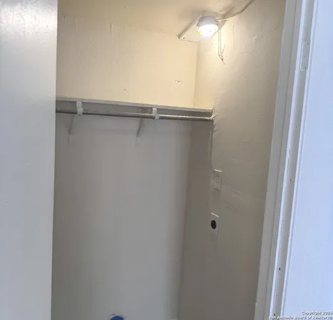 $845 | 521 Walton Avenue, San Antonio, TX 78225