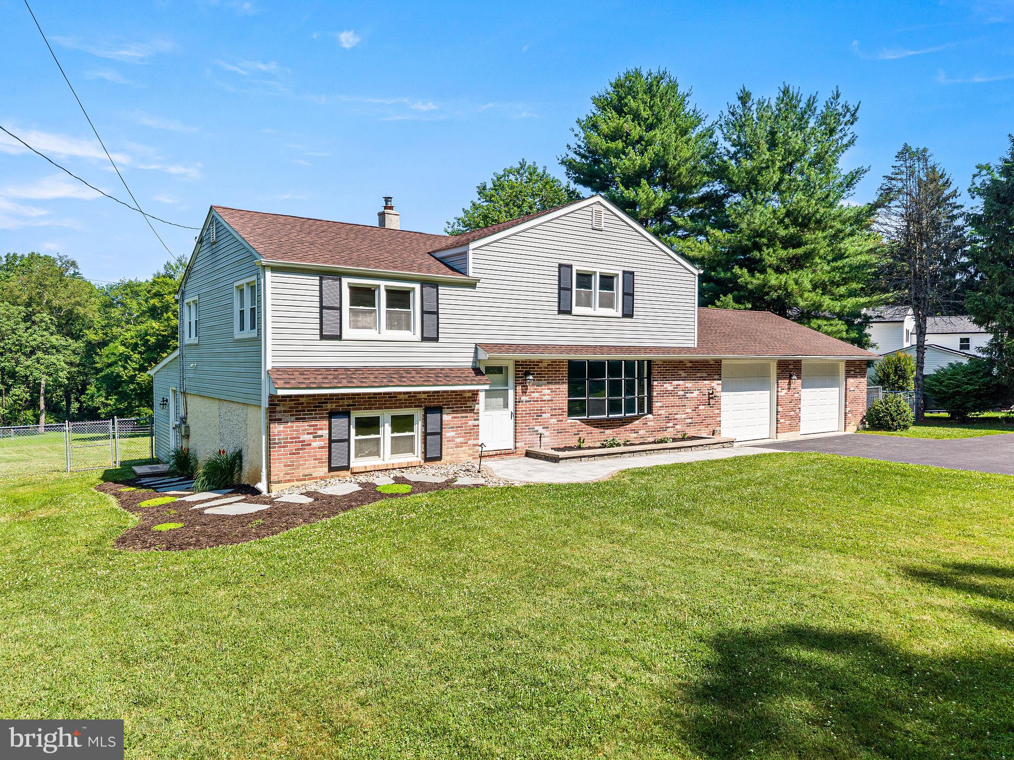 1018 Hopewell Road Downingtown, PA 19335 - Photo 2 of 37