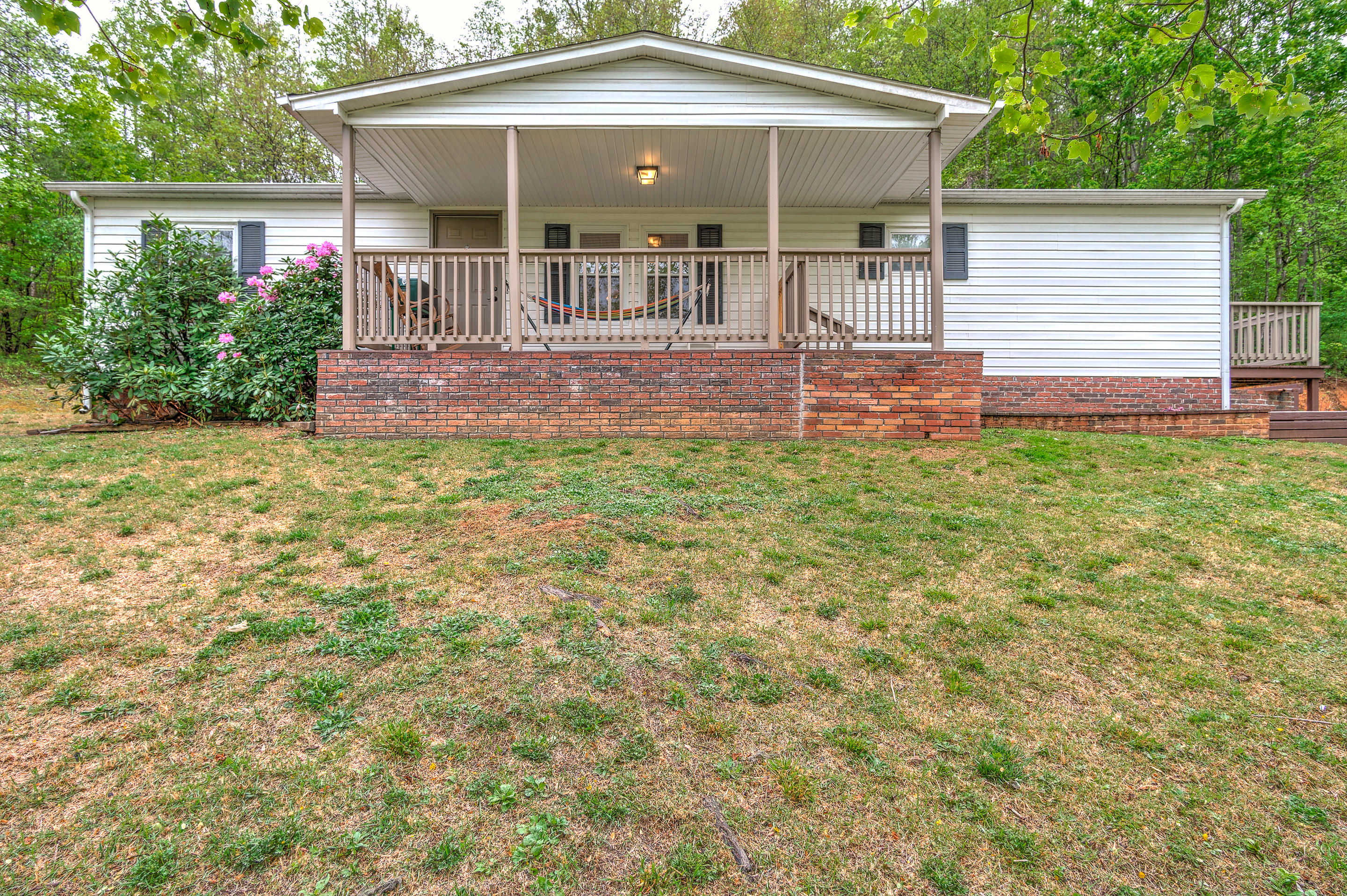 850 Hickory Tree Road Bristol, TN 37620 - Photo 1 of 37 Front